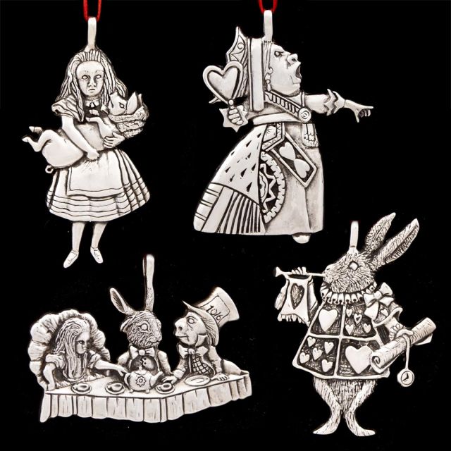 Alice In Wonderland Ornament Set